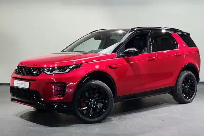 Land Rover Discovery Sport in rot im Fotostudio